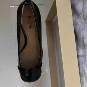 MICHAEL Michael Kors Patents Pumps